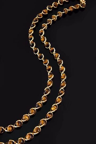 HERMES Paris 
Rare sautoir chaîne en or jaune 750 millièmes intercalé de perles en...