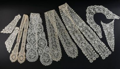 null Sept accessoires en dentelle du costume féminin, fin du XIXe siècle.
Un col,...