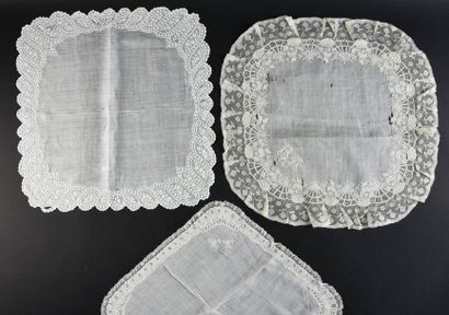 null Cinq mouchoirs en linon brodé, 2e moitié du XIXe siècle.
En linon fil de main,...