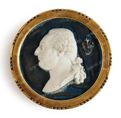 null LOUIS XVI, roi de France (1754-1793).
Médaillon à suspendre orné d'un profil...