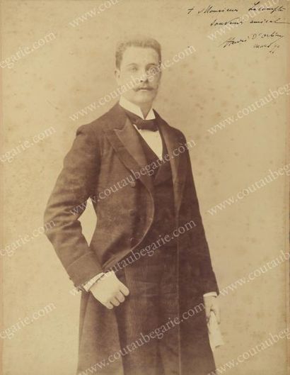 null HENRI, prince d'Orléans, comte de Paris (1867-1901).
Portrait photographique,...
