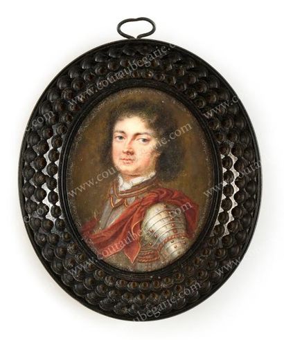 ECOLE DU XVIIIe SIÈCLE Portrait d'un officier en armure.
Miniature sur ivoire, de...