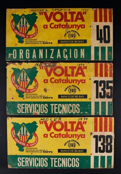 null Ensemble de 4 plaques véhicule sur le Tour de Catalogne 1976-1977-1978. «Organisation»...