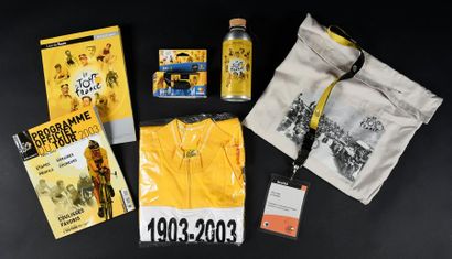 null Ensemble souvenir du Centenaire du Tour de France 1903-2003 comportant un maillot,...