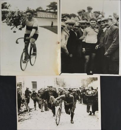 null Lot de 18 photos originales de presse des années 1920-1930. Courses et coureurs....