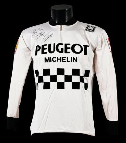 null Pascal Simon
Maillot porté avec l'équipe Peugeot-Michelin-Shell lors de la saison...