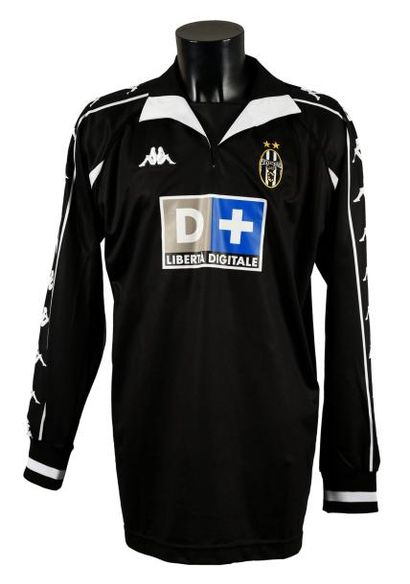 null Edwin Van Der Sar n°1
Maillot de la Juventus de Turin pour la saison 1999-2000...