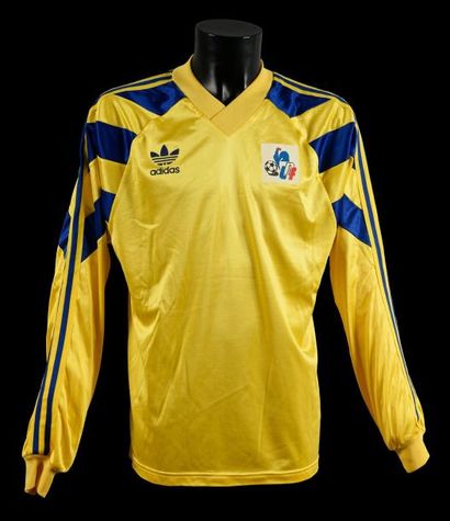 null Maillot n°3 du FC Sochaux pour la Coupe de la ligue 1994-1995. Marque Adidas....