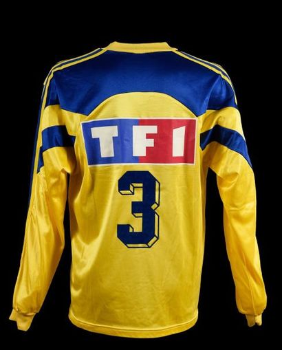 null Maillot n°3 du FC Sochaux pour la Coupe de la ligue 1994-1995. Marque Adidas....