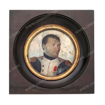 null NAPOLÉON Ier, empereur des Français.
Portrait miniature polychrome le représentant...