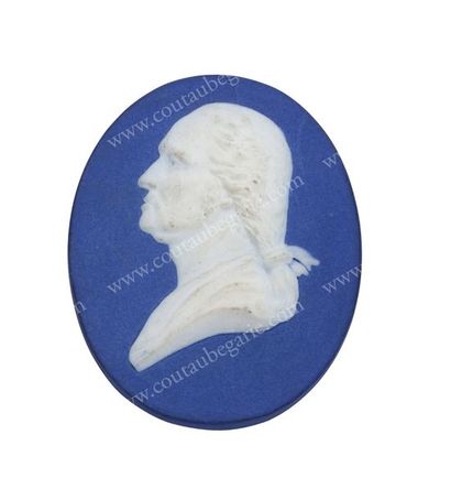 WASHINGTON George (1732-1799) 
Médaillon en biscuit de forme ovale, le représentant...