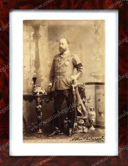 null ÉDOUARD VII, roi de Grande-Bretagne (1841-1910).
Portrait photographique ancien...