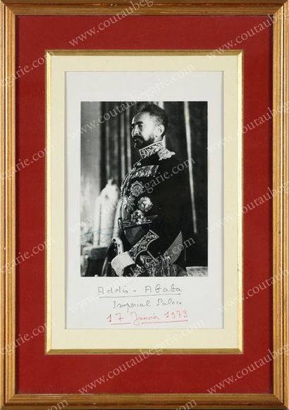 null HAÏLÉ SÉLASSIÉ Ier, roi d'Ethiopie (1892-1975).
Portrait photographique le représentant...