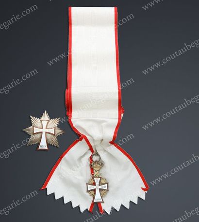 null ORDRE DE DANNEBROG (Danemark).
Ensemble grand-croix, composé de son insigne...