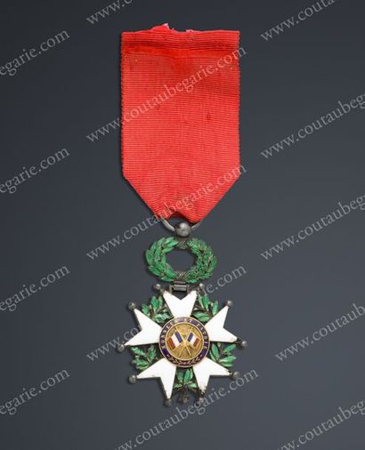 null ORDRE DE LA LÉGION D'HONNEUR (France).
Croix de chevalier. Insigne en argent...