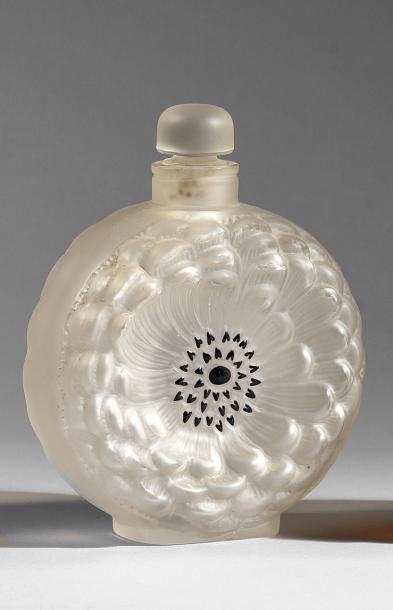 Cristal Lalique - (années 1980) Même modèle de flaconnage que ceux du lot précédent...