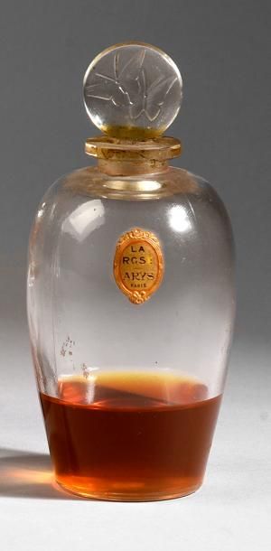 Arys «Rose» - (1920)
Flacon en verre incolore pressé moulé de section cylindrique,...