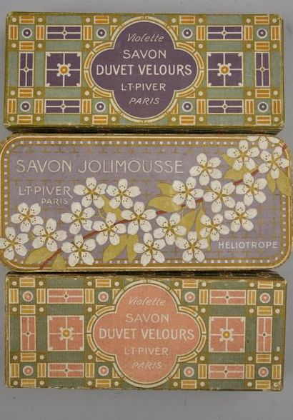 L.T.Piver (années 1920) 
Lot de trois boites de savon de forme rectangulaire en carton...