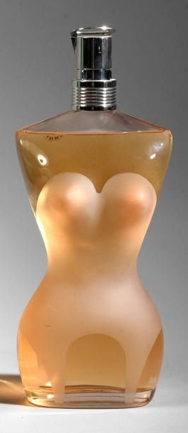 Jean-Paul GAULTIER «Classique Femme» - (1991)
Modèle figurant le buste corseté de...