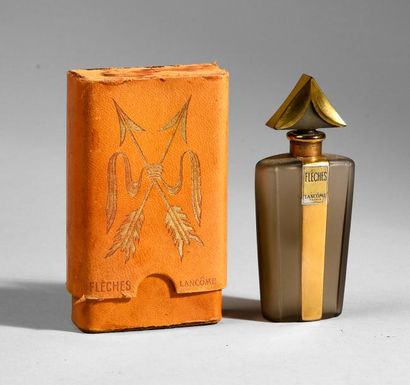 Lancôme «Flèches» - (1935)
Présenté dans son coffret étui en carton gainé de cuir...