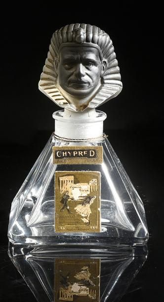 Bichara Malhamé «Chypre D» - (années 1920)
Flacon en cristal incolore pressé moulé...