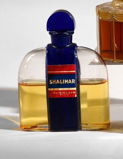 Guerlain «Shalimar» - (1925)
Rare flacon moderniste pour l'export Nord-Américain...