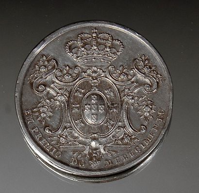ESPAGNE-PORTUGAL-GRECE Maison royale du Portugal. Médaille en argent de distinction...