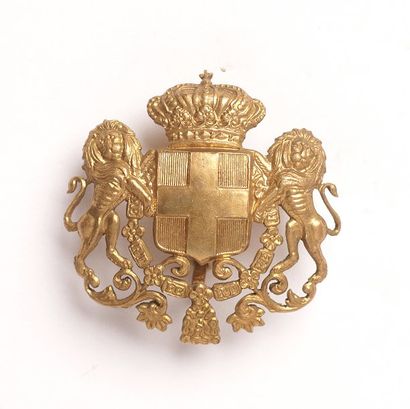 ITALIE Insigne ajouré et doré, à décor d'un blason des Savoie sous couronne entouré...