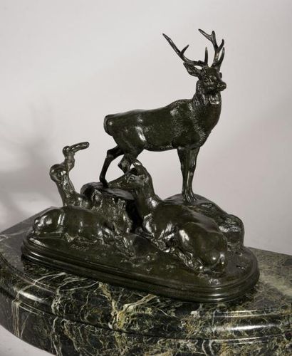 Antoine-Louis BARYE (1795 - 1875) 
Famille de cerfs au repos.
Bronze à patine brune...