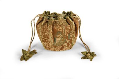 null Bourse, fin du XVIIe siècle, bourse à 4 pans en persienne à dessin de fleurs...