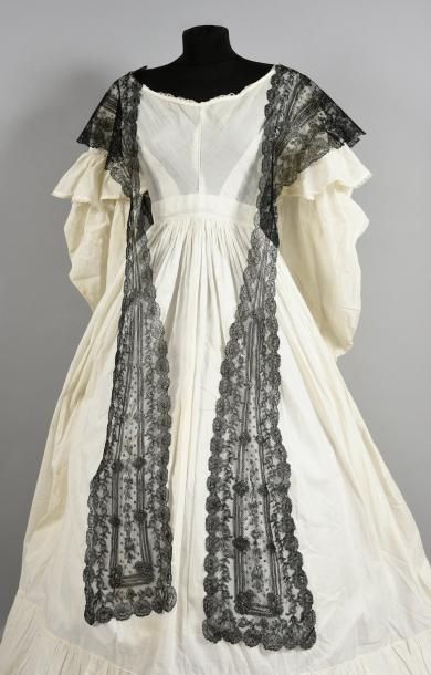 null Robe de jour, peut-être pour un mariage, vers 1840, robe en linon crème, corsage...