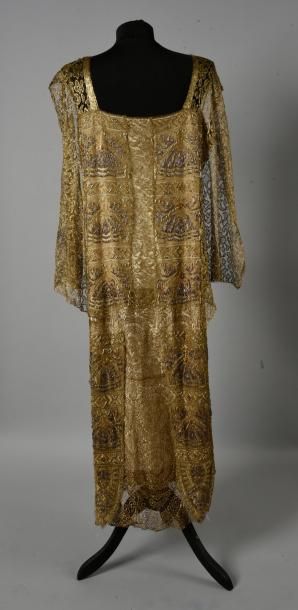 null Robe du soir, vers 1920-1925, robe sans manches à effet de petite cape couvrant...