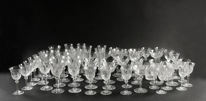 Cristallerie de SAINT-LOUIS Tommy, modèle conçu en 1928
Partie de service en cristal...