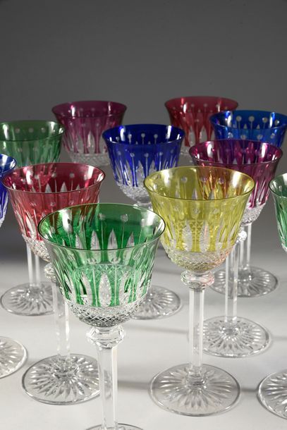 Cristallerie de SAINT-LOUIS Tommy, modèle conçu en 1928. Partie de service de verres...