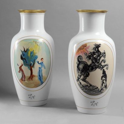 D'après Salvador Dali (1904-1989) Paire de vases en porcelaine
H: 55 cm.
1 000 /...