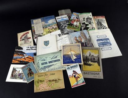  Lot de brochures et documentation sur la Bretagne (1920-1950) Important lot comprenant...