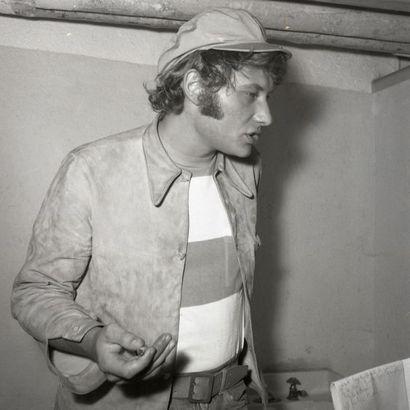 null Photographie de JOHNNY HALLYDAY prise dans
Les coulisses d'un concert par JACQUES...