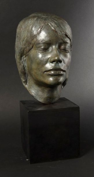 null Hardy, Françoise 1963.
Bronze à patine brune du visage de Françoise Hardy.
Oeuvre...