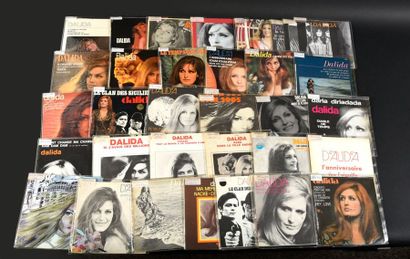null DALIDA
Une collection complète de 225 disques (45 tours) publiés en France entre...
