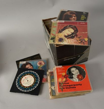 null DALIDA
Une collection complète de 335 disques (45 tours) publiés à l'étranger,...