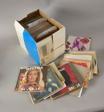 null DALIDA
Une collection complète de 335 disques (45 tours) publiés à l'étranger,...