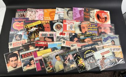 null ANTHONY, Richard
Une collection complète de 47 disques (45 tours) dont 1 de...