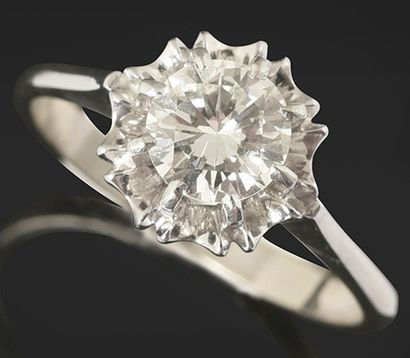 null Bague solitaire or blanc 750 millièmes sertie d'un diamant d'environ 0.80cts.
Poids...
