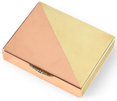 CARTIER Boîte rectangulaire 2 tons d'or 585 millièmes, décorée d'une diagonale, le...