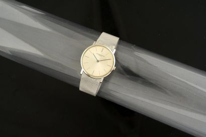 VACHERON & CONSTANTIN Montre bracelet d'homme en or gris 750 millièmes, cadran argenté...