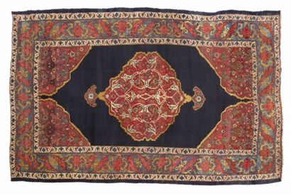 null Important et magnifique BIDJAR sur chaine en laine (Perse), milieu du 19e siècle

Un...