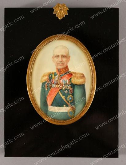 VON MEYENDORFF Baron Théophile (1886-1971) 
Paire de portraits représentant le Général...