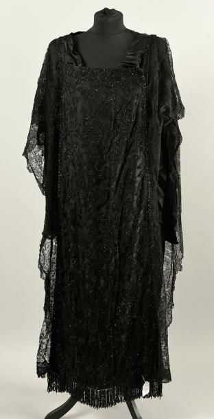 null Réunion d'éléments du Costume féminin noirs, 1900-1910 environ, corsage d'une...