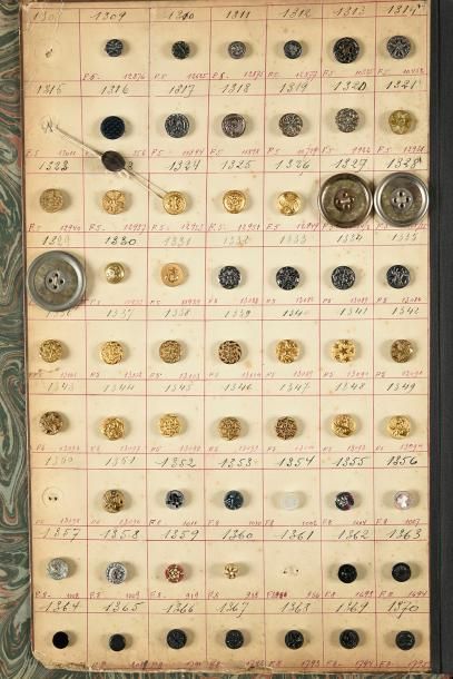null Album de présentation de boutons, fin du XIXe siècle, boutons en métal et diverses...