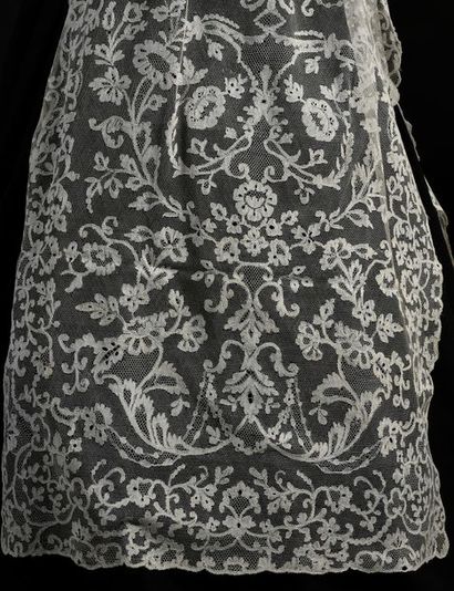 null Rare étole, dentelle de Chantilly blanc, fuseaux, 2nde moitié du XIXe siècle.
Décor...